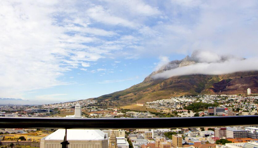 Others 5, ITC Hospitality Group Penthouse 2 Bedrooms Cartwright s Corner, City of Cape Town