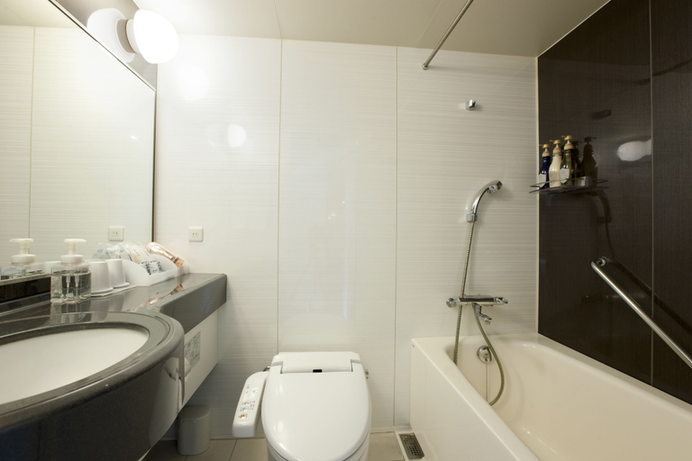 Bathroom 4, Hotel Sardonyx Tokyo, Chūō