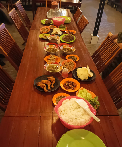 Food & Drinks 4, Penginapan Gunung Tengah Syariah, Majalengka