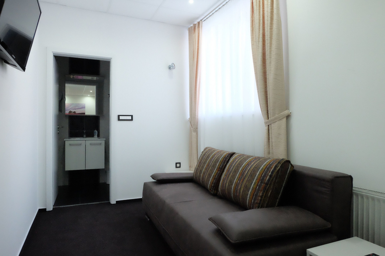 Others 5, Artorius Luwiana Suites, Ljubljana