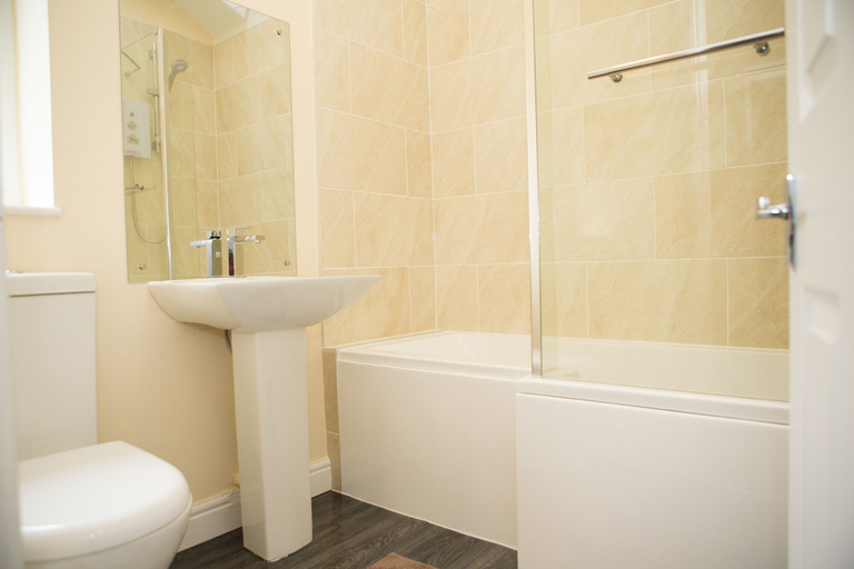 Bathroom, Plover Cottage, Kirklees