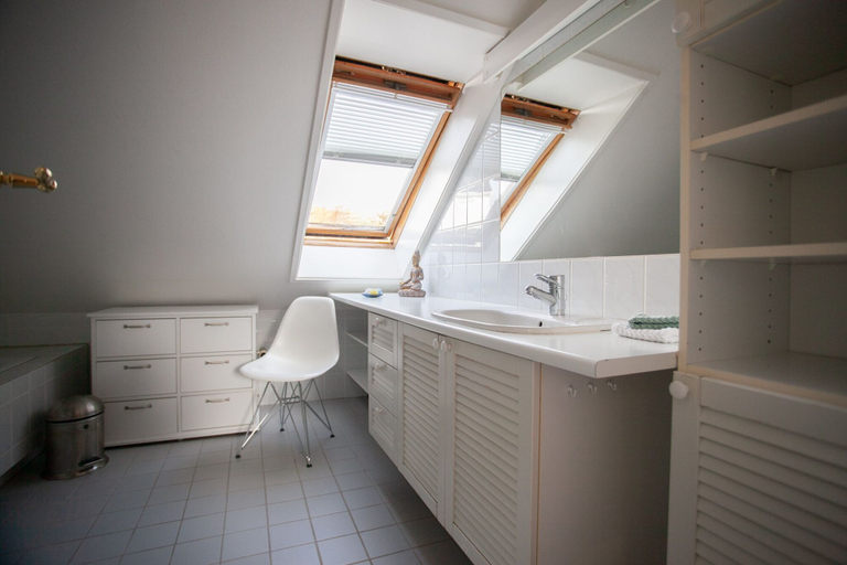 Bathroom 4, Lovely Apartments - 20 min walk from city centre, Tórshavn