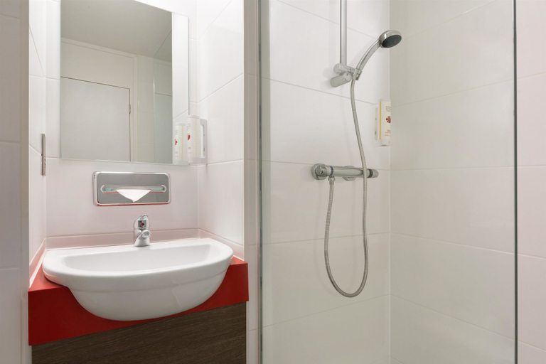Bathroom 5, Ramada by Wyndham Chorley South, Lancashire