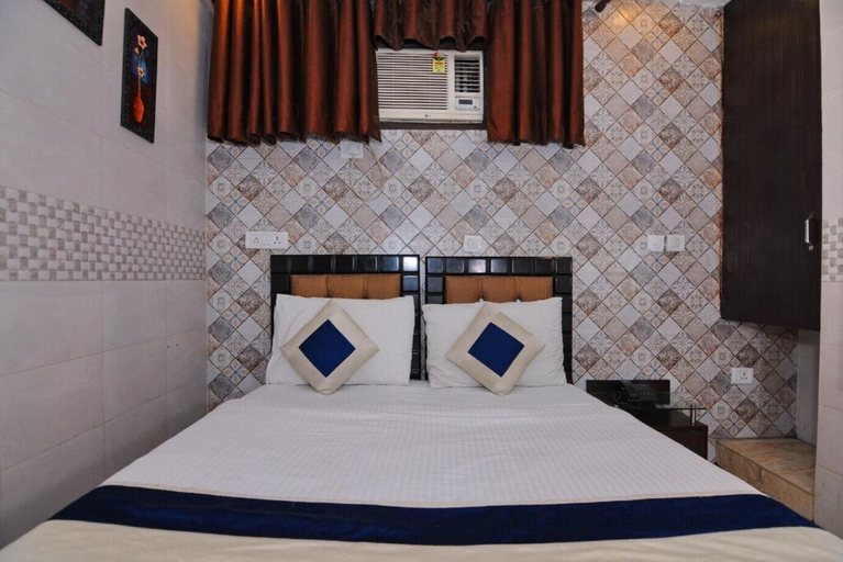Others 3, Hotel Gera's, Delhi