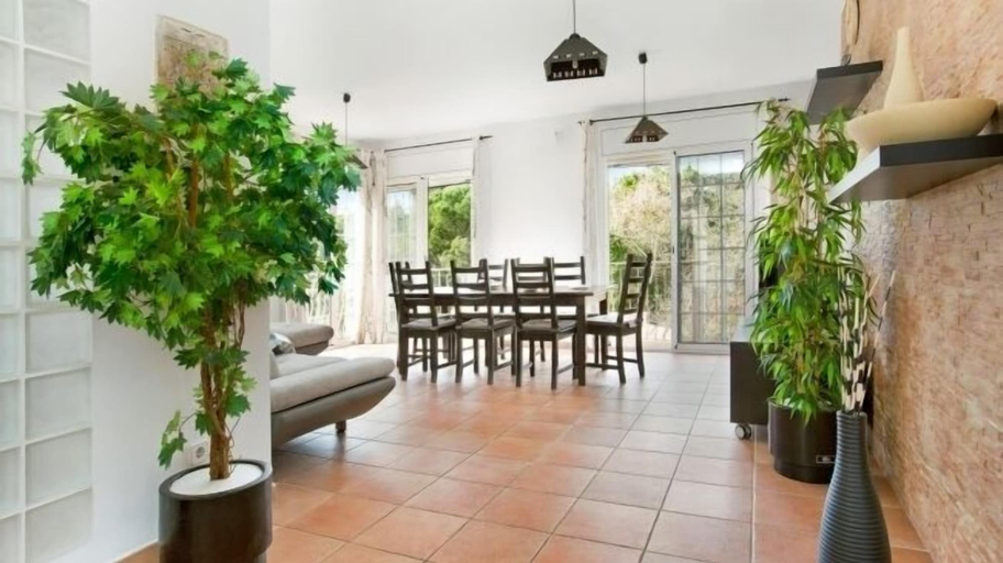 Others 5, Villa Brisamar, Girona