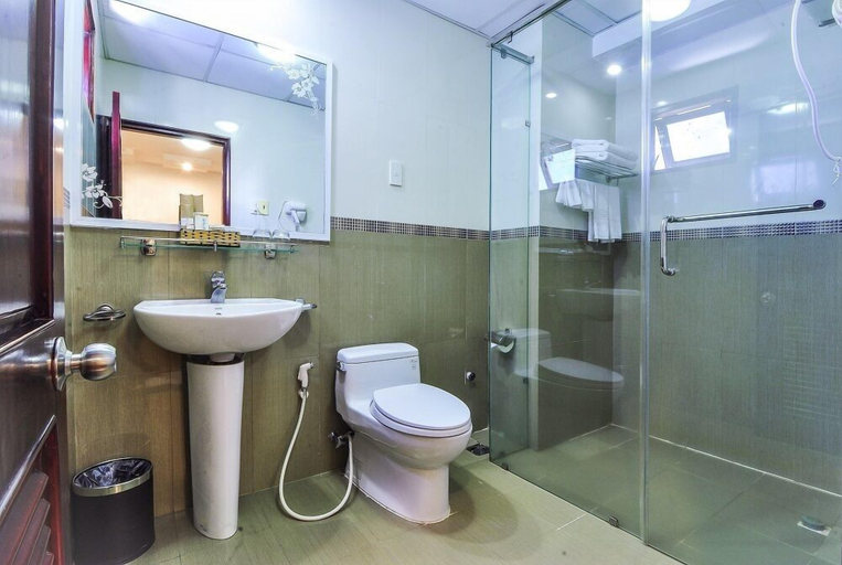 Bathroom 4, Oriental Nha Trang Hotel, Nha Trang