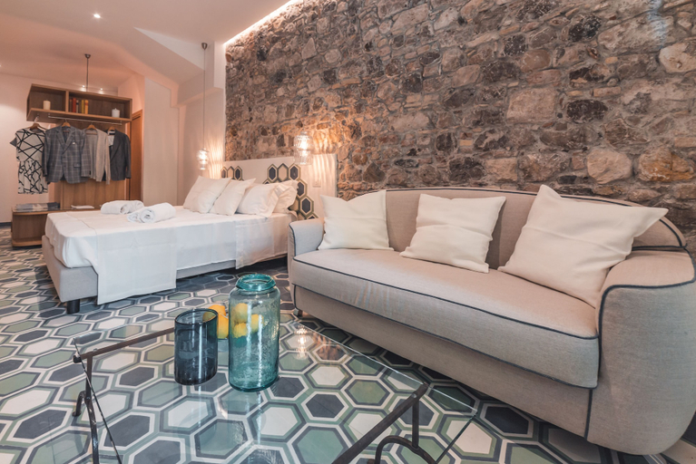 Bedroom 5, Medousa Suites, Messina