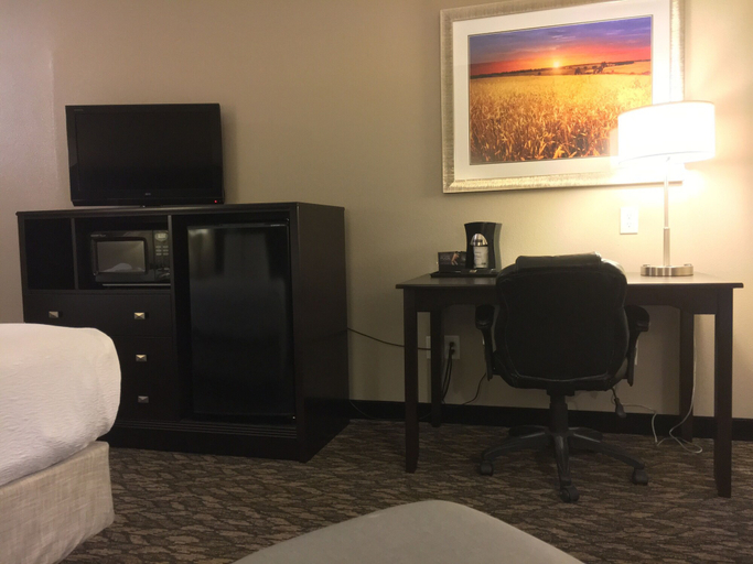 Bedroom 4, Best Western Wheatland Inn, Whitman