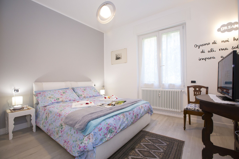 Bedroom 2, Raimondi Apartment, Como