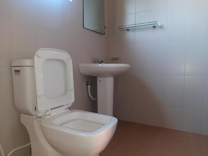 Bathroom 4, Serene Inn Kandana, Ja-Ela