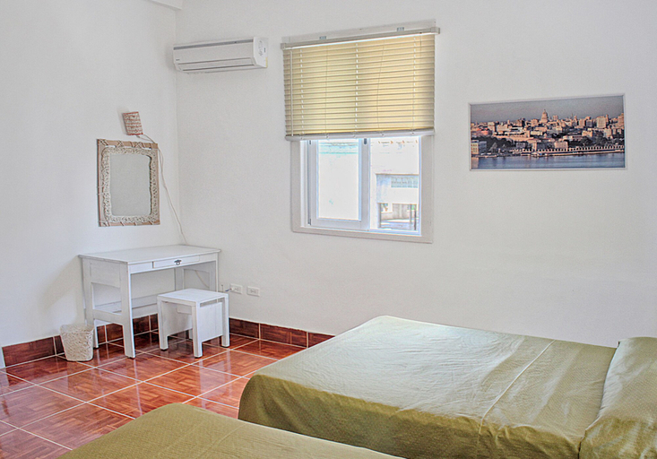 Room 4, Refugio 52, Centro Habana