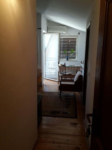Others 5, Apartments Andjus