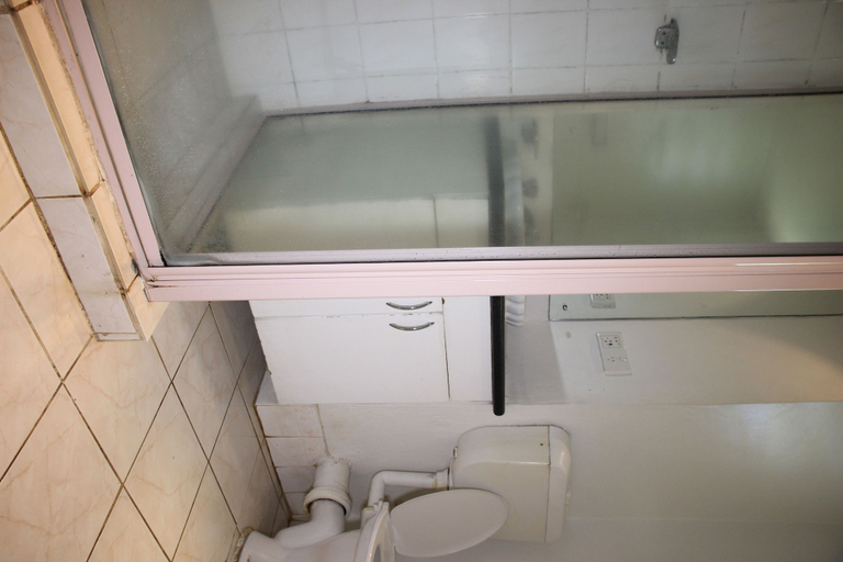 Bathroom 5, Capricorn International Hotel, Ba