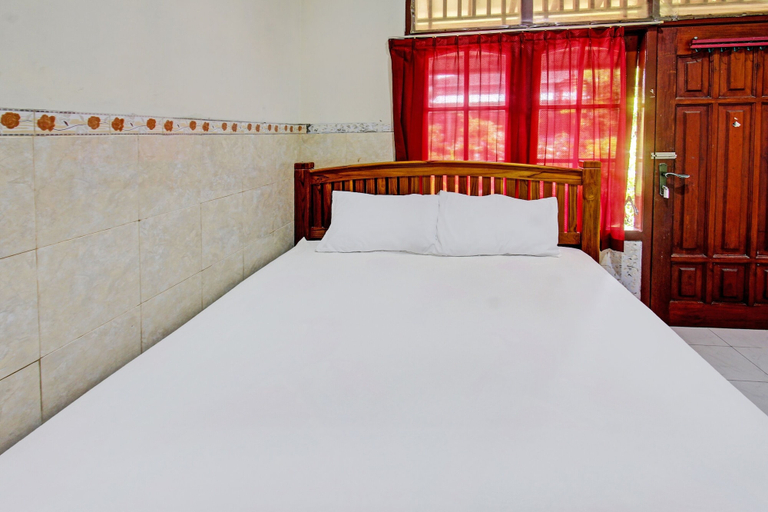 Bedroom 2, Hotel O Astri Homestay, Lombok