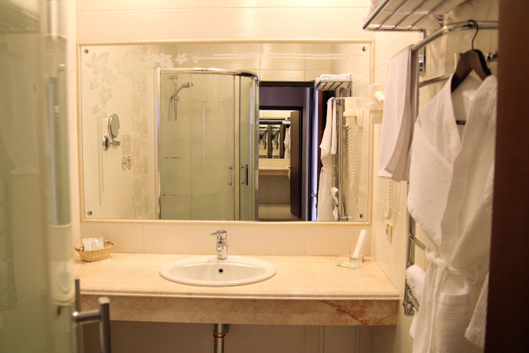 Bathroom 3, Provans Hotel, Goryachiy Klyuch gorsovet