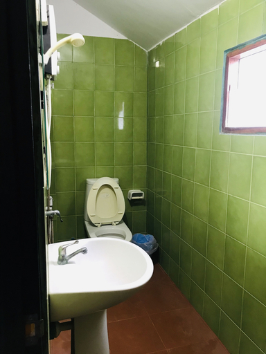 Bathroom 4, Miss Hong House, Muang Rayong