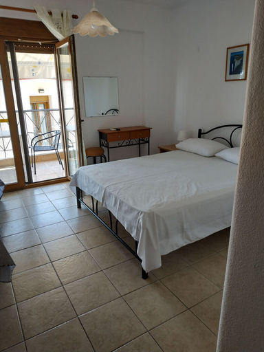 Bedroom 2, Paschalia sudios1, Central Macedonia