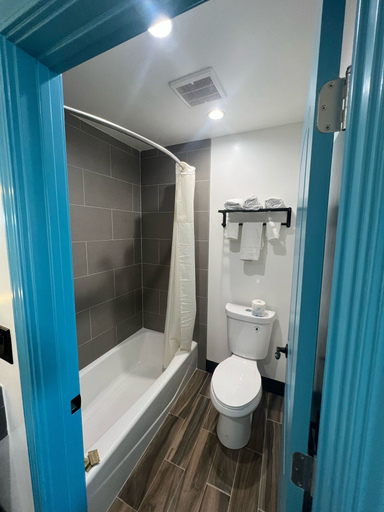 Bathroom 3, Arlo Motel, Los Angeles