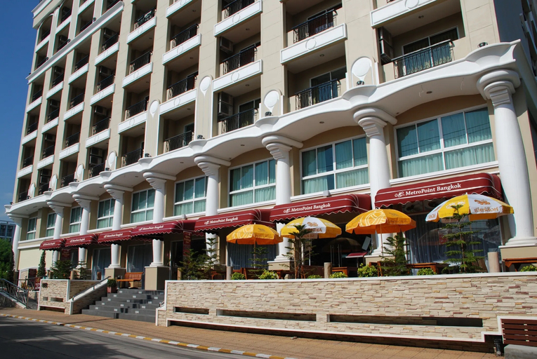 Exterior 1