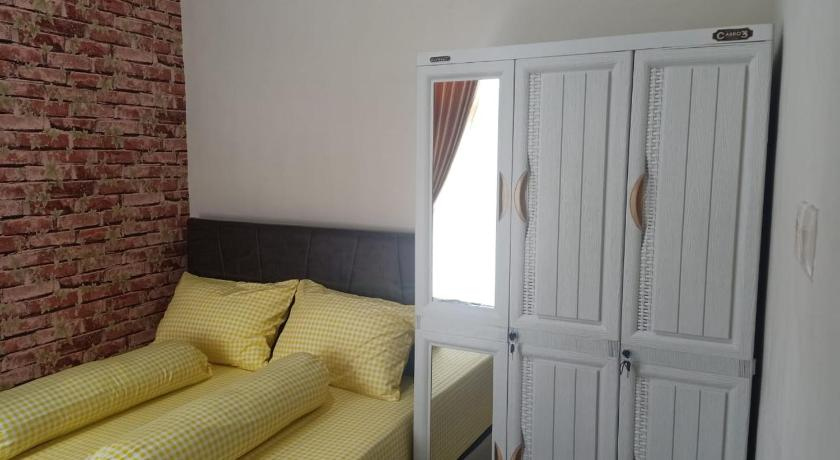 Exterior & Views, Villa D ' Jagadland Tahap 3 No. 10 , Jl. TVRI , Oro-oro ombo, Malang