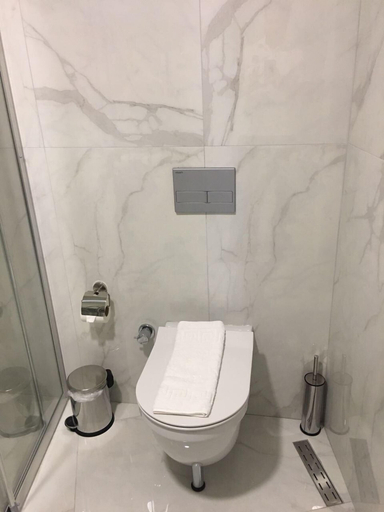 Bathroom 5, Karikatur Bi Hotel, Alanya