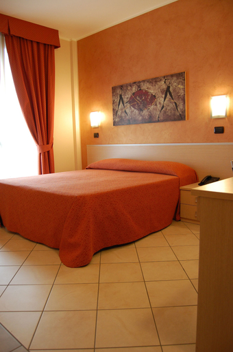 Bedroom 4, Hotel Villa Glicini, Torino