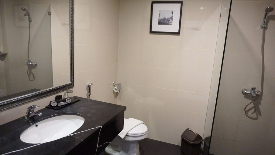 Bathroom 11