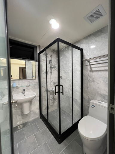 Bathroom, Leo & Alley, Hualien