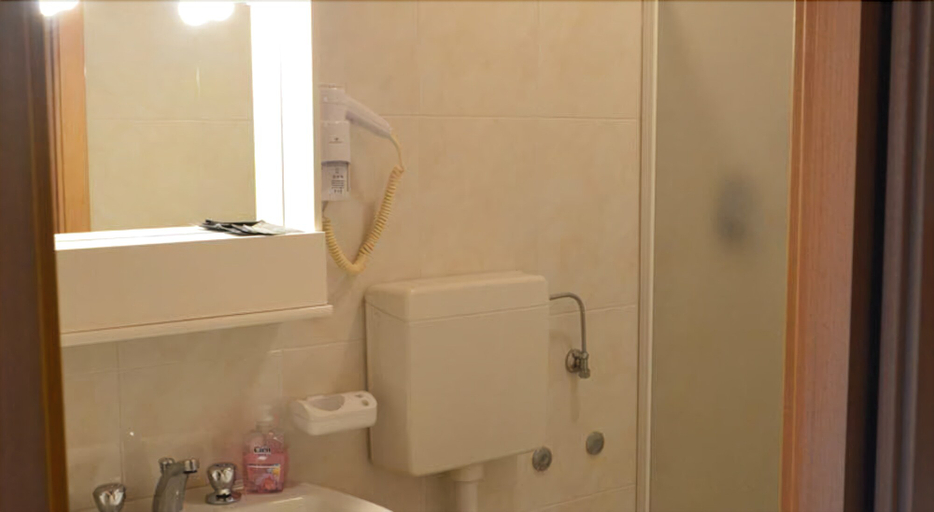Bathroom, Campodolcino Camping, Sondrio