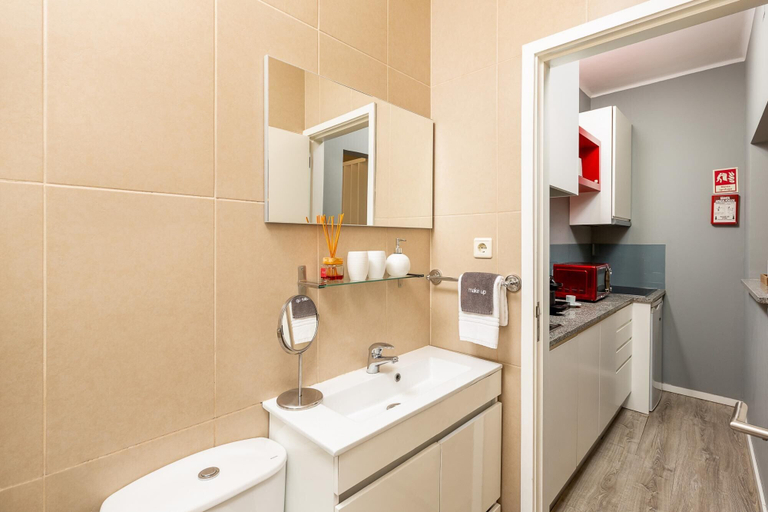 Bathroom, Capela 1 in Oporto With 1 Bathrooms, Porto