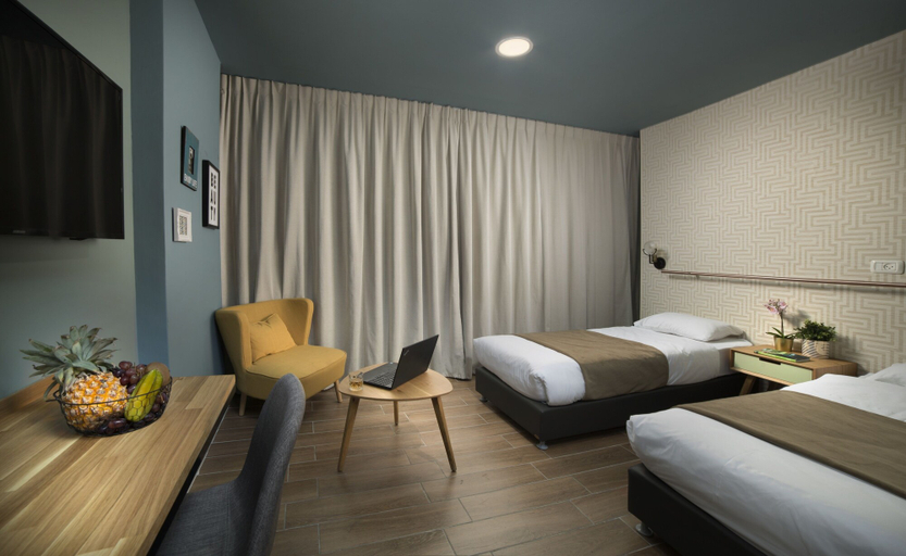 Bedroom 3, Diana Hotel