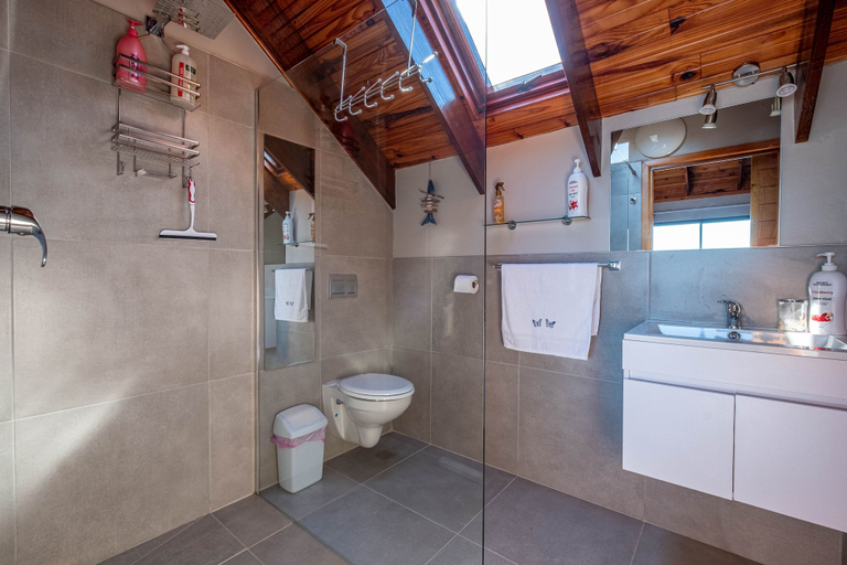 Bathroom 4, Paradise Found, Eden