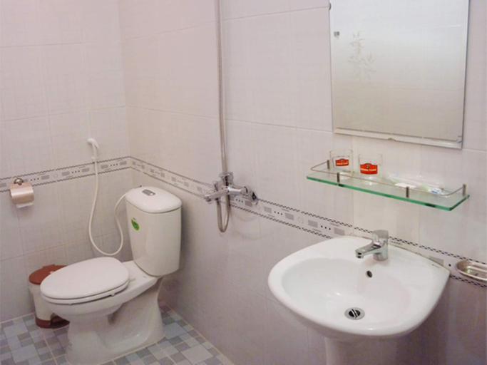 Bathroom 4, Minh Anh Garden Hotel, Phan Thiết