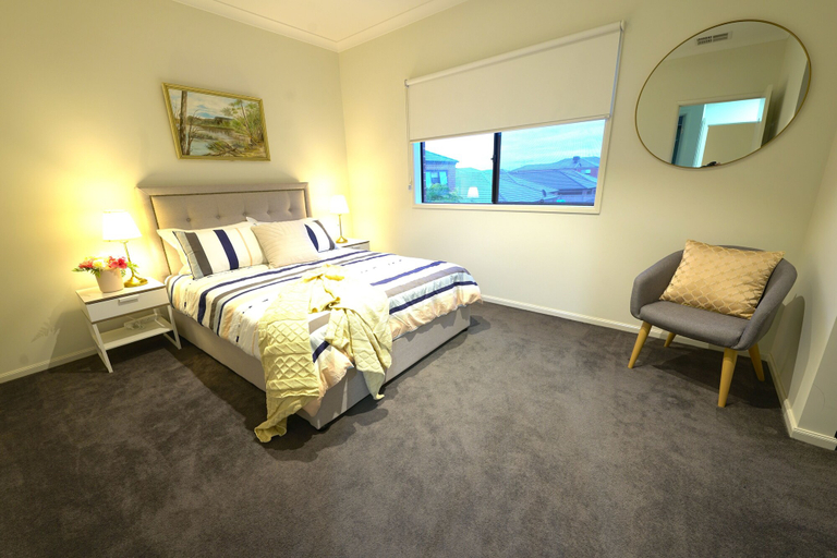 Bedroom 3, Luxury 9 BRM House in Melbourne, Melbourne