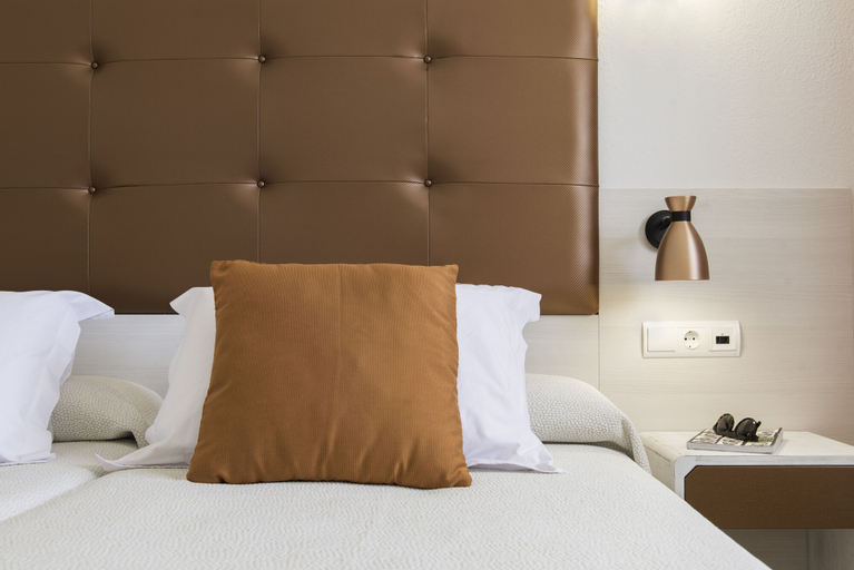 Bedroom 4, Oasis Sa Tanca Apartments by Typic Hotels, Baleares