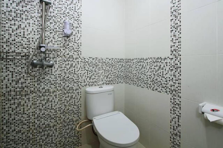 Bathroom 4