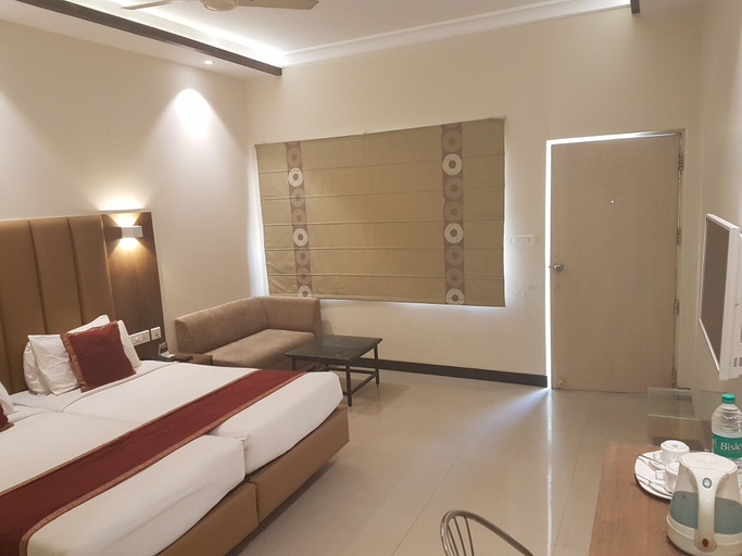 Bedroom 3, Grand Hotel Agra, Agra