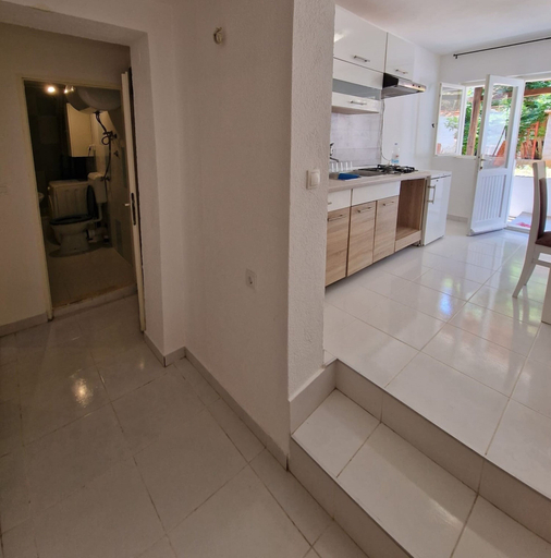 Others 5, Four Bedroom apt w Patio Close to Beach and Center, Hvar