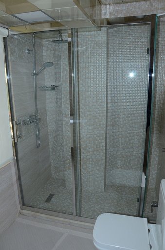 Bathroom 4, Rose Inn Hotel, Baku