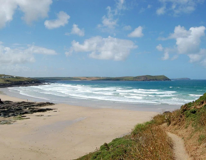 Beach 3, 2-bed, Sleeps 4, Pets Welcome, Parking, Cornwall