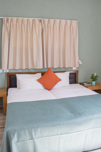 Bedroom 2, Golden Beach Hotel Tel Aviv