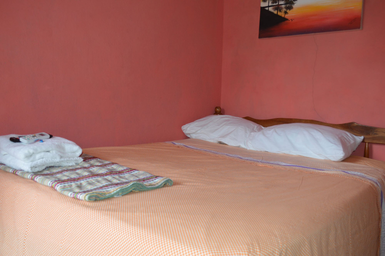 Bedroom 4, LA's Guest House