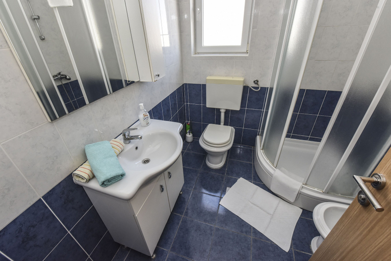 Bathroom 4, Apartments Spital, Novalja