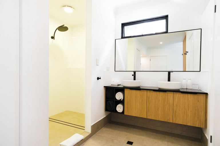 Bedroom 25