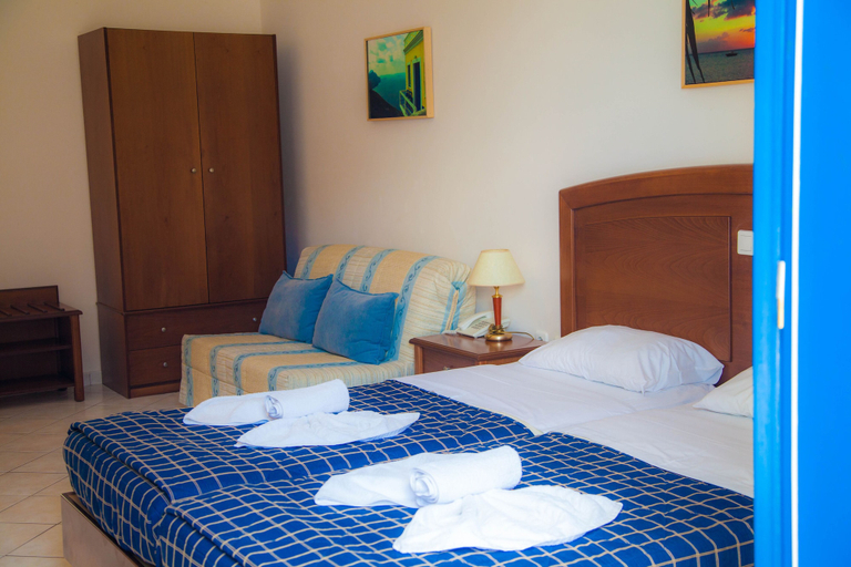 Bedroom 3, Blue waves Studios, South Aegean