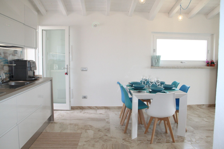 Others 5, R House, Nuoro