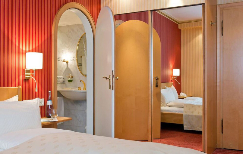 Bedroom 4, Romantik Hotel Markusturm, Ansbach