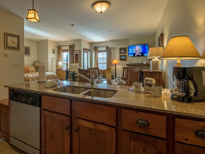 Food & Drinks, 0 Br : Soaring Eagle 308, Pocahontas
