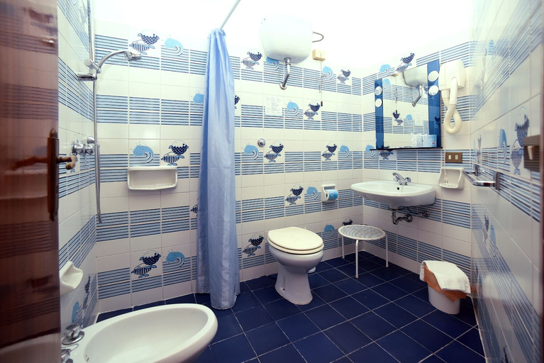 Bathroom 5, Hotel Timiama, Foggia