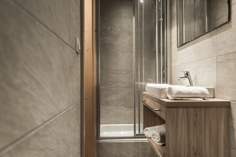 Bathroom 2, A CASA Smaragd, Imst